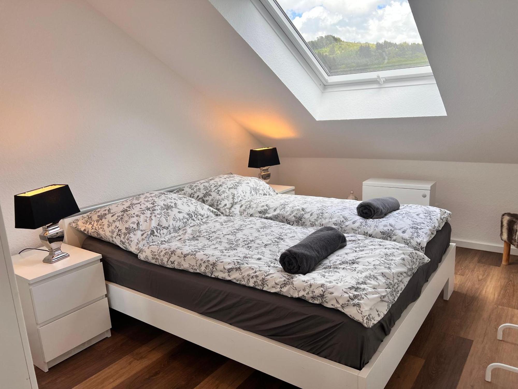 Gemuetliche 3-Zimmer-Wohnung Mit Panoramablick Und Kostenlosem Ueberdachten Parkplatz Winterberg Dış mekan fotoğraf