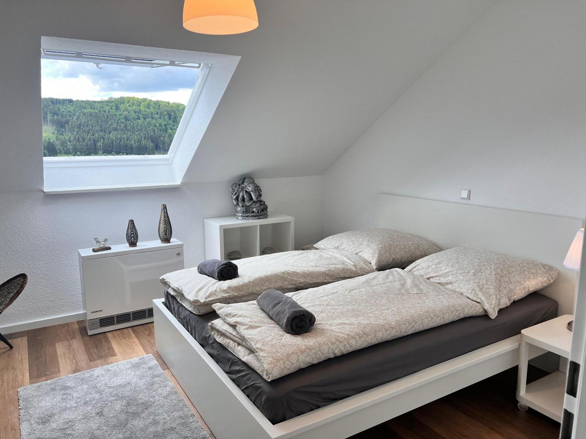 Gemuetliche 3-Zimmer-Wohnung Mit Panoramablick Und Kostenlosem Ueberdachten Parkplatz Winterberg Dış mekan fotoğraf