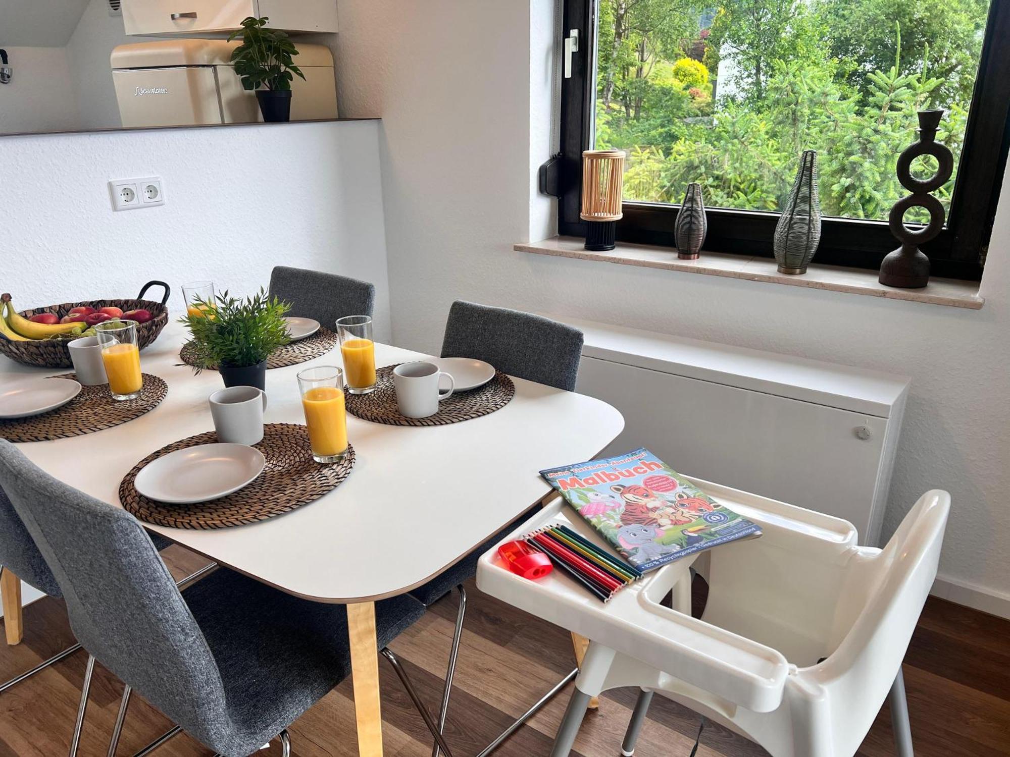 Gemuetliche 3-Zimmer-Wohnung Mit Panoramablick Und Kostenlosem Ueberdachten Parkplatz Winterberg Dış mekan fotoğraf